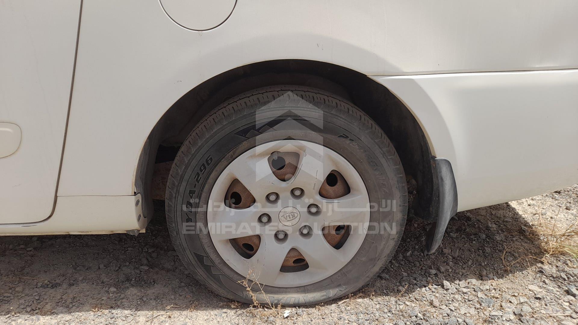 2006 KIA CARNIVAL VIN: KNAMB763566046559