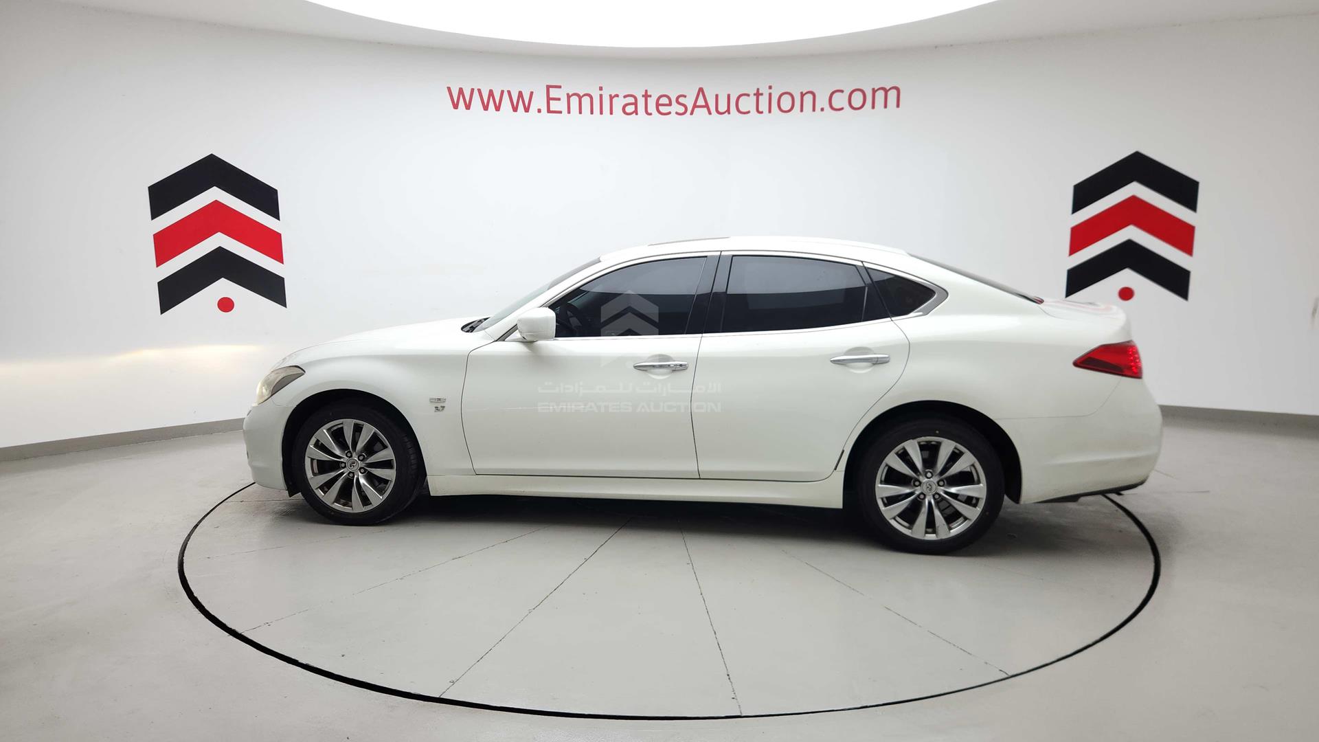 2014 INFINITI Q70 VIN: JNKBY1AP2EM300169