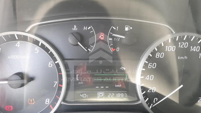 MNTBB7A93H6052104 Auction: EmiratesAuction Lot: 412008 MNTBB7A93H6052104 Nissan Sentra 2017 WHITE Photo 2