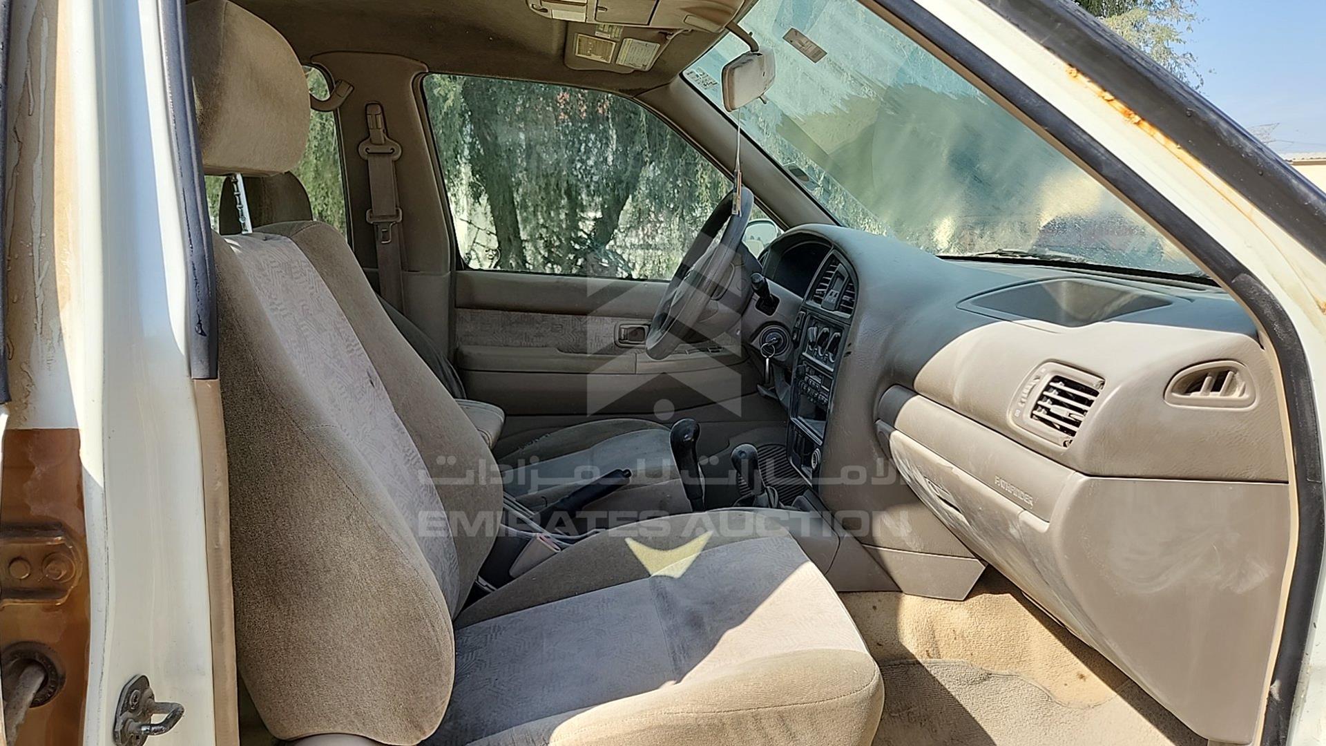 2002 NISSAN PATHFINDER VIN: JN8AR05Y22W523968