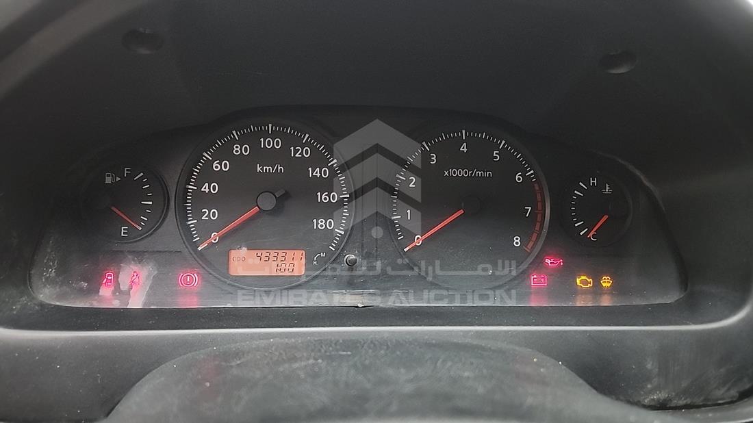 2012 Nissan Urvan — Speedometer & RPM Gauges — Photo 9
