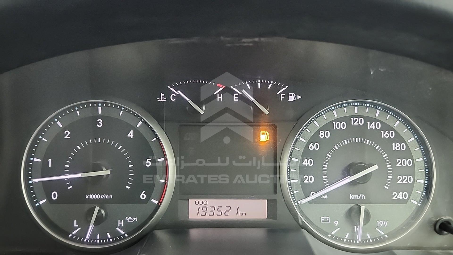 2014 TOYOTA LC 200 VIN: JTMHV09J404134874