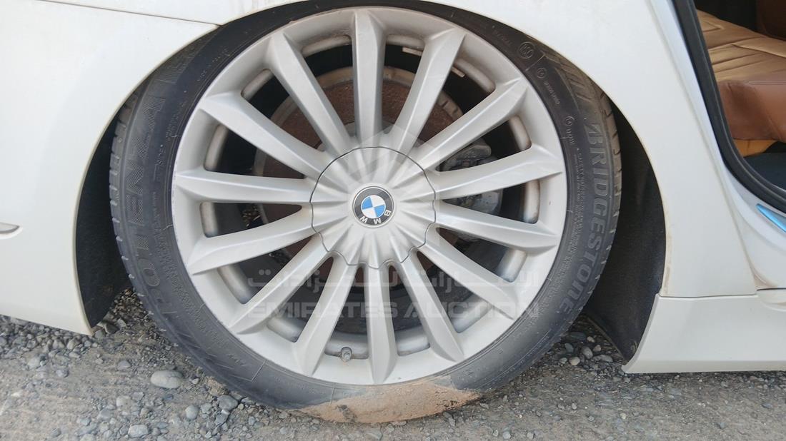 2017 BMW 730 — Rear Right Tyre — Photo 34