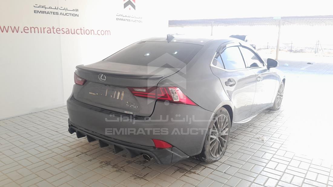 لكزس اى اس 250 2014 — الزاوية الخلفية اليمنى — صورة 10