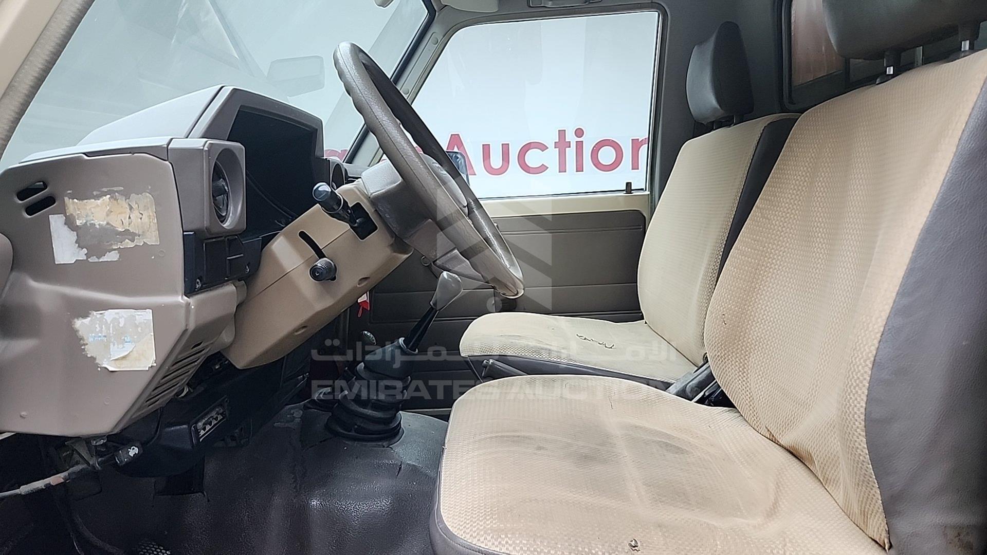 2000 TOYOTA LAND CRUISER VIN: JTFLJ71J6Y8000633