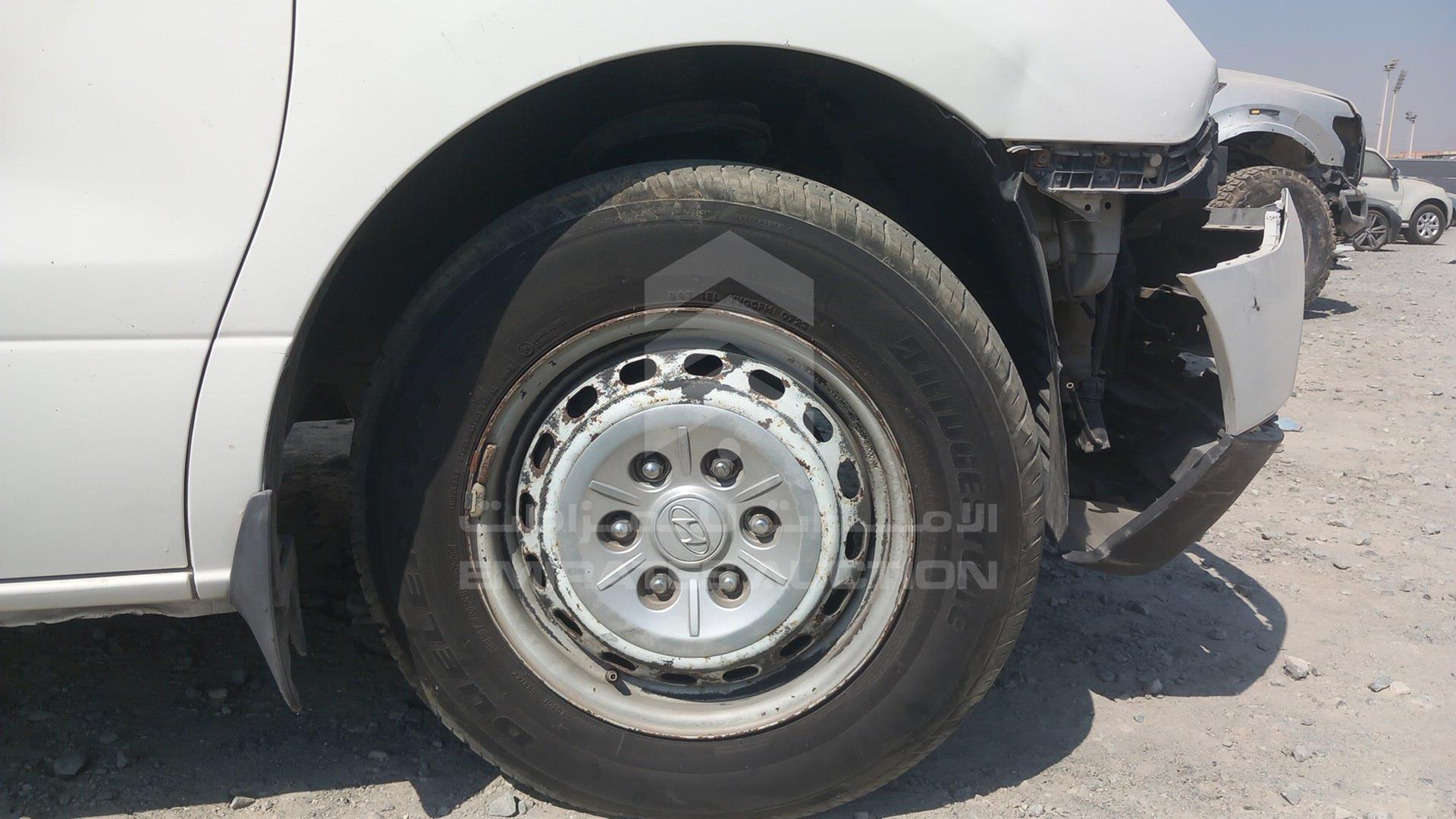 2015 HYUNDAI H1 VIN: KMHWG81R3FU643795