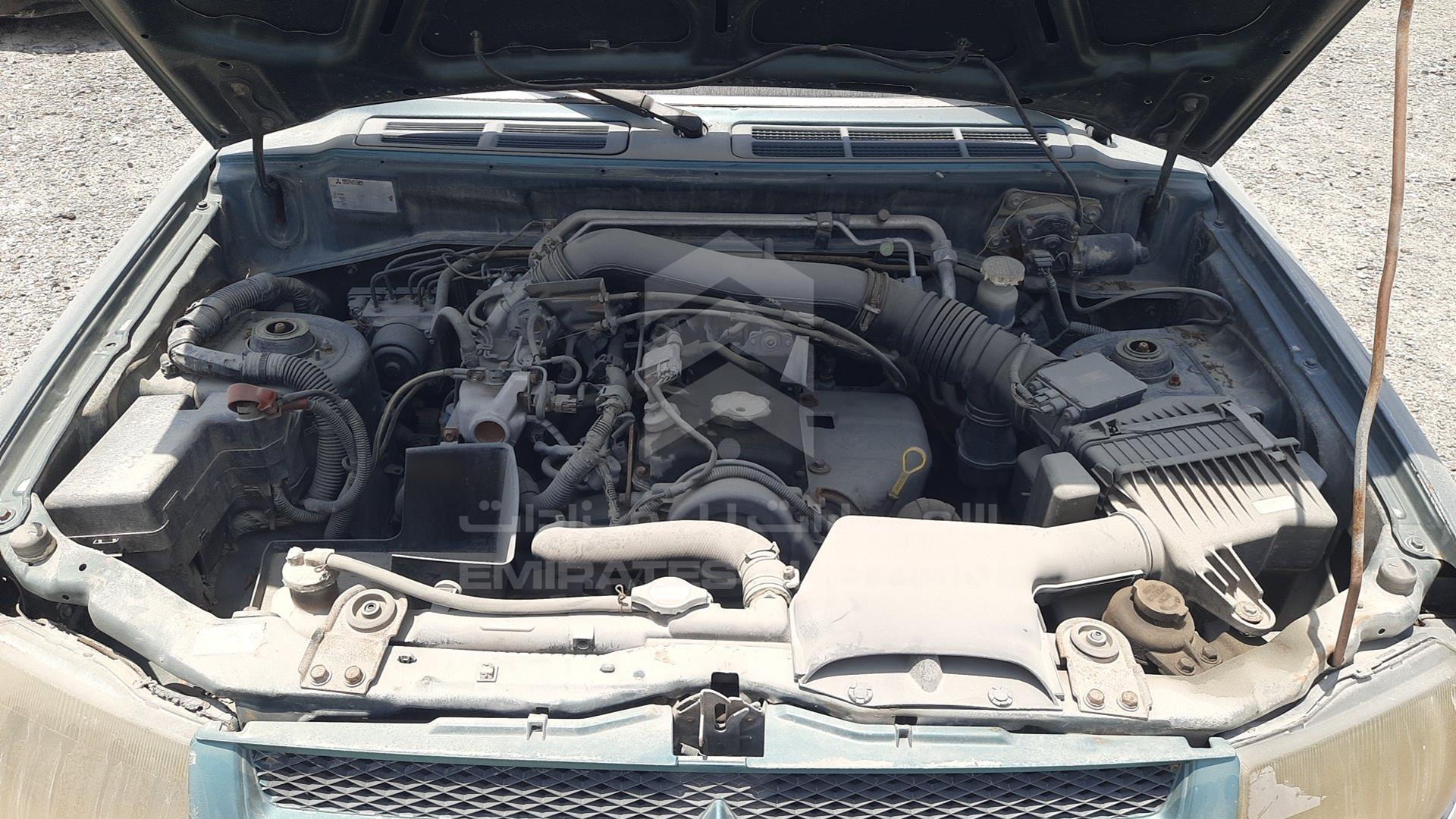 2000 MITSUBISHI PAJERO VIN: JMYLRH76WYY700118