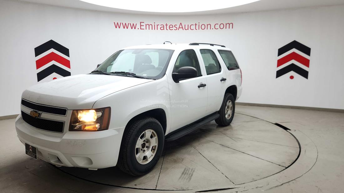 2010 Chevrolet Tahoe — Front Left Angle — Photo 6