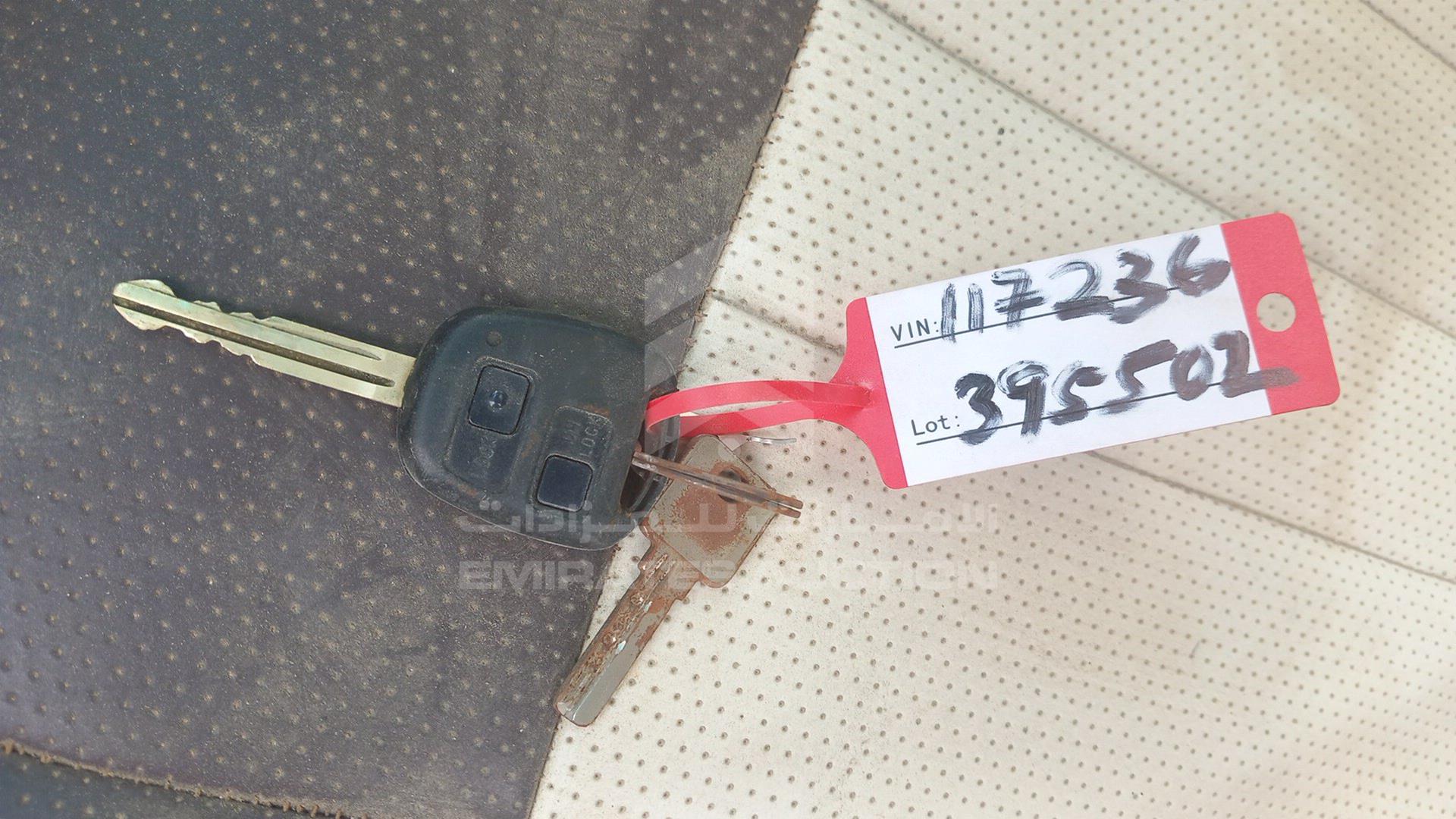 2005 TOYOTA LAND CRUISER VIN: JTEHJ09J755117236