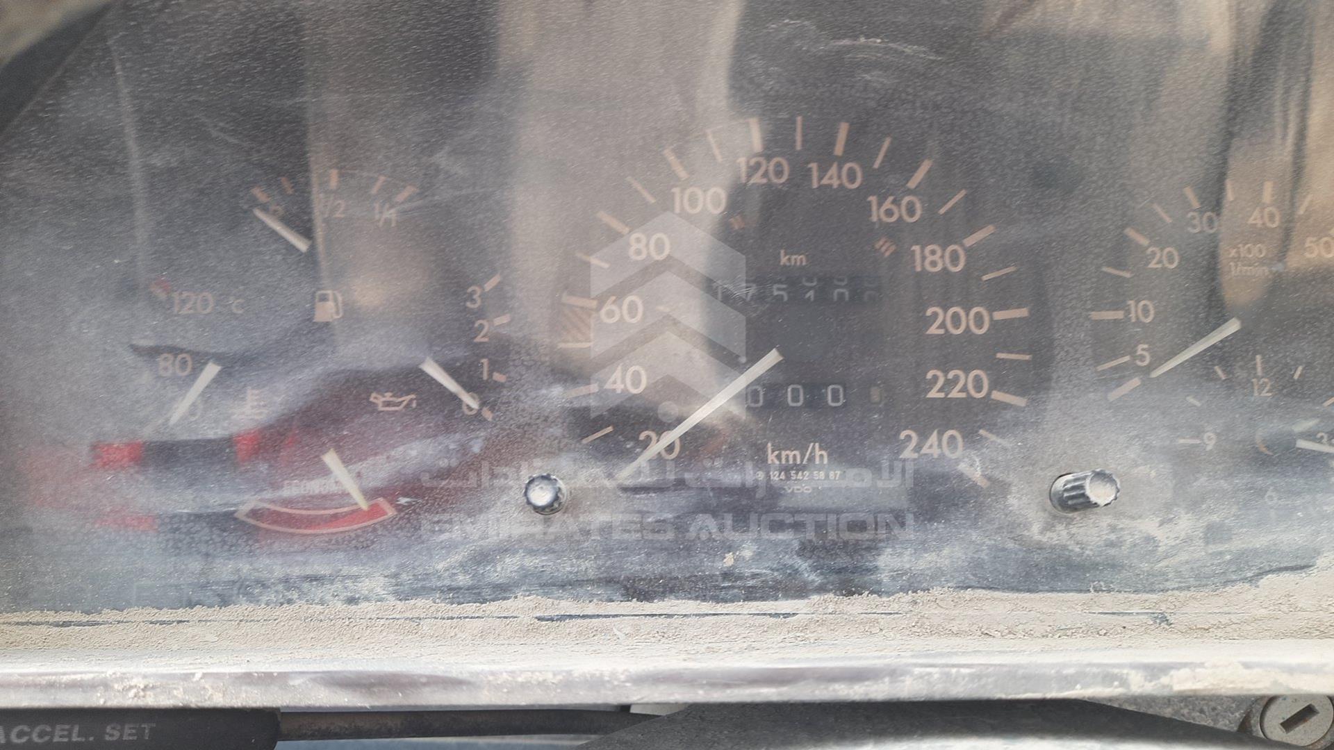 0 MERCEDES CE 300 VIN: WDB1240501A919780