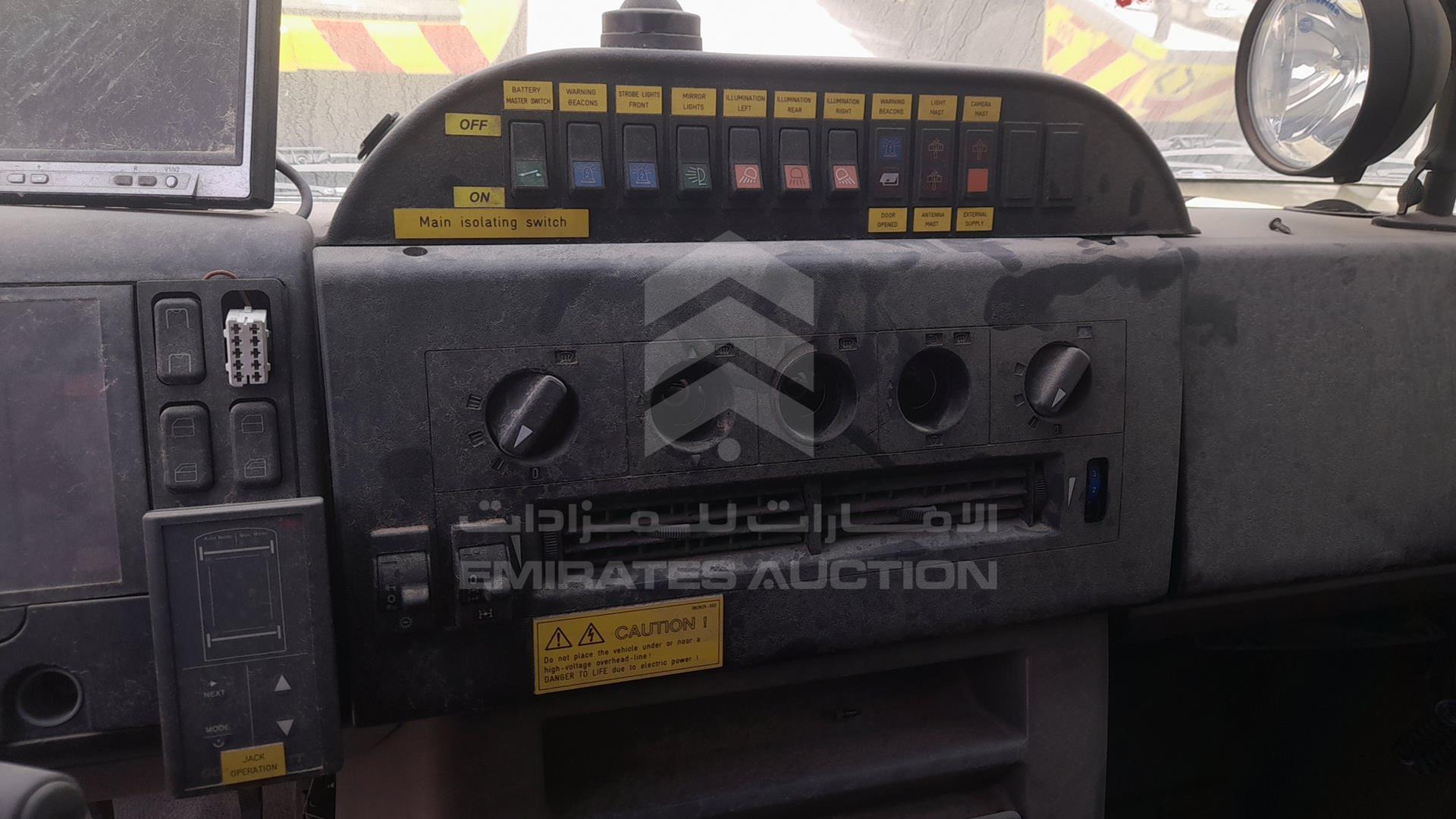 0 MERCEDES --- VIN: WD3D049349N137250