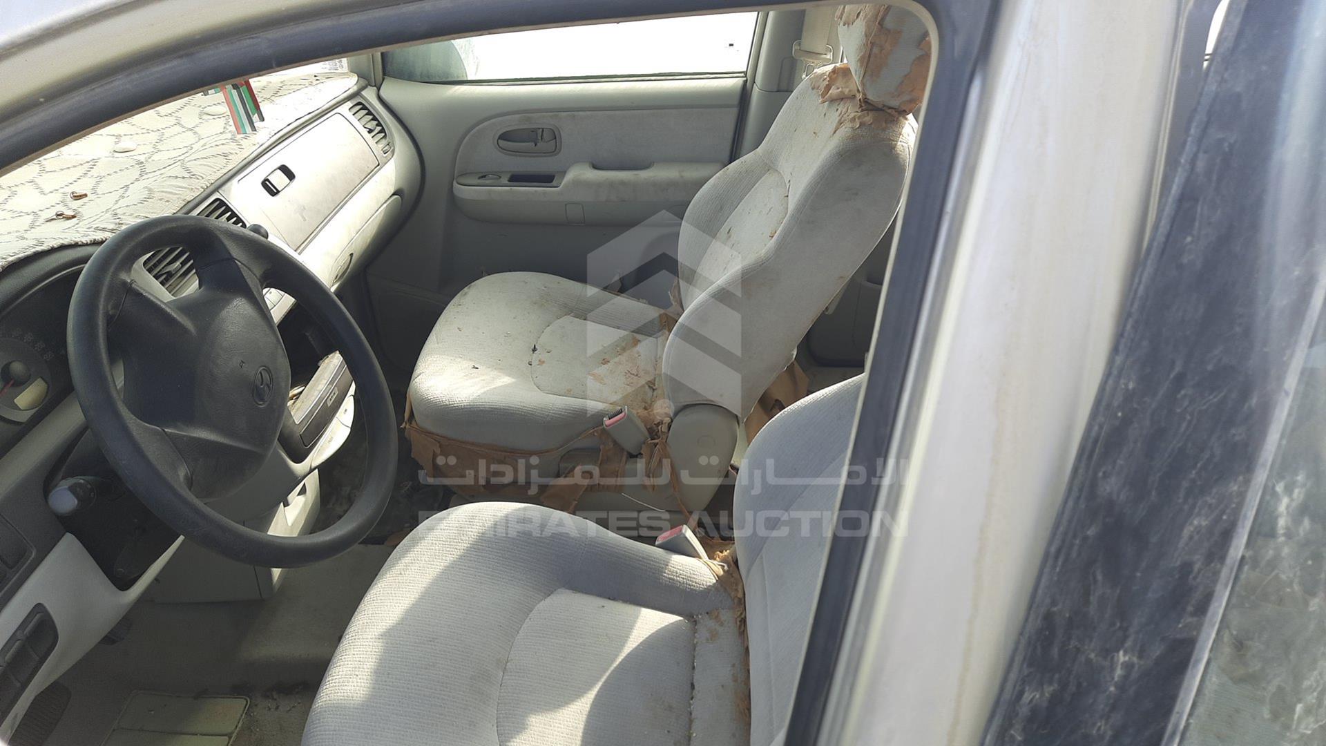 2005 HYUNDAI TRAJET VIN: KMHMG81C45U250356