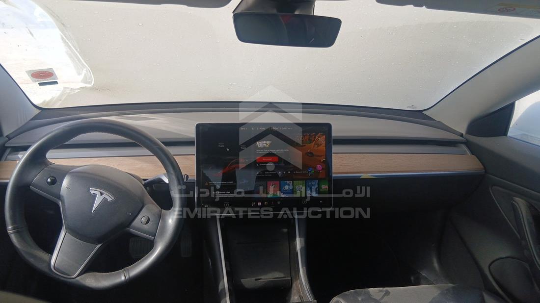 تيسلا موديل 3 2020 — زاوية الواجهة الكاملة — صورة 16
