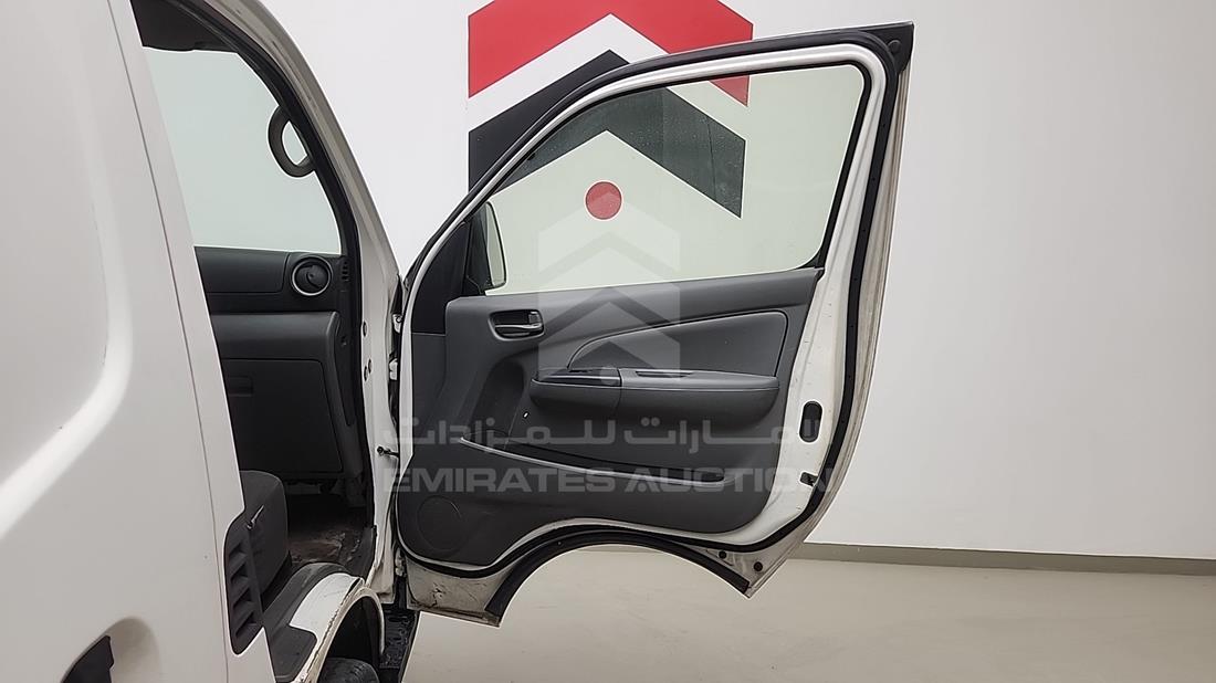 2015 Nissan Urvan — Front Right Door — Photo 19
