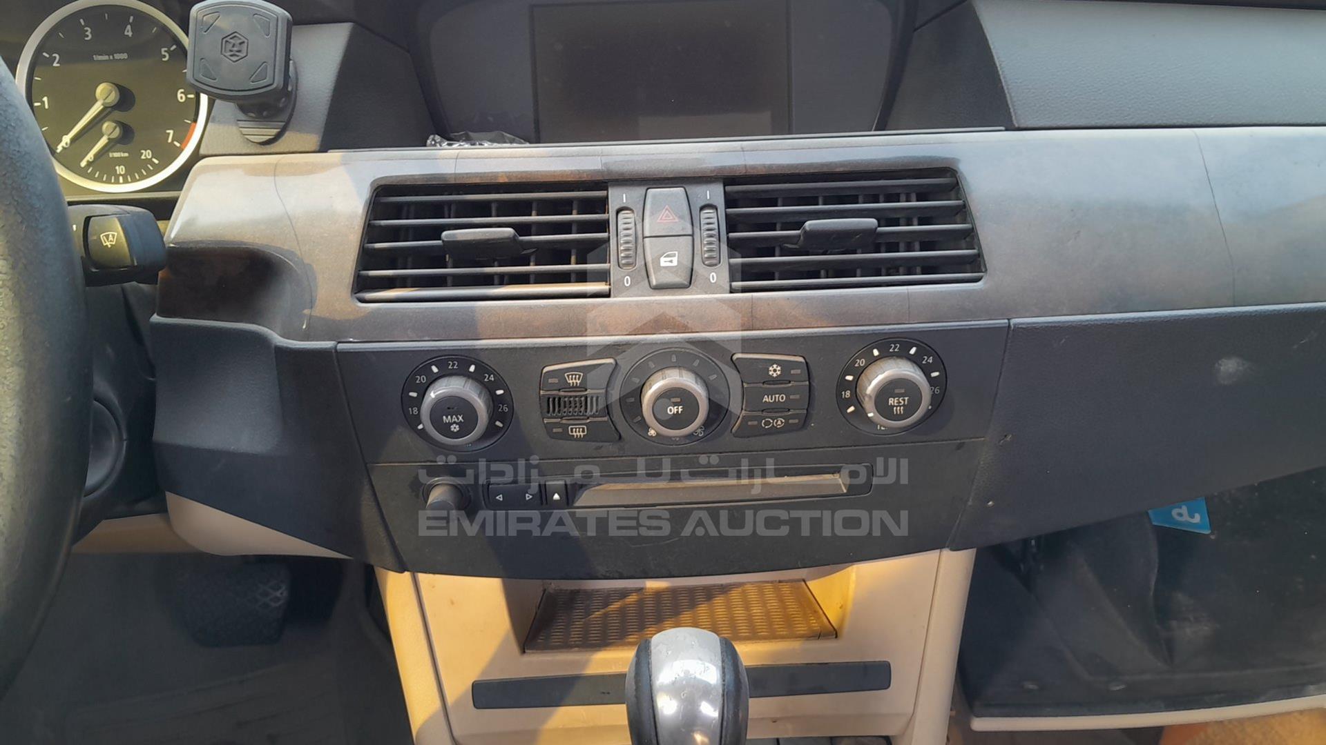 0 BMW 530I VIN: WBANA71015B608841