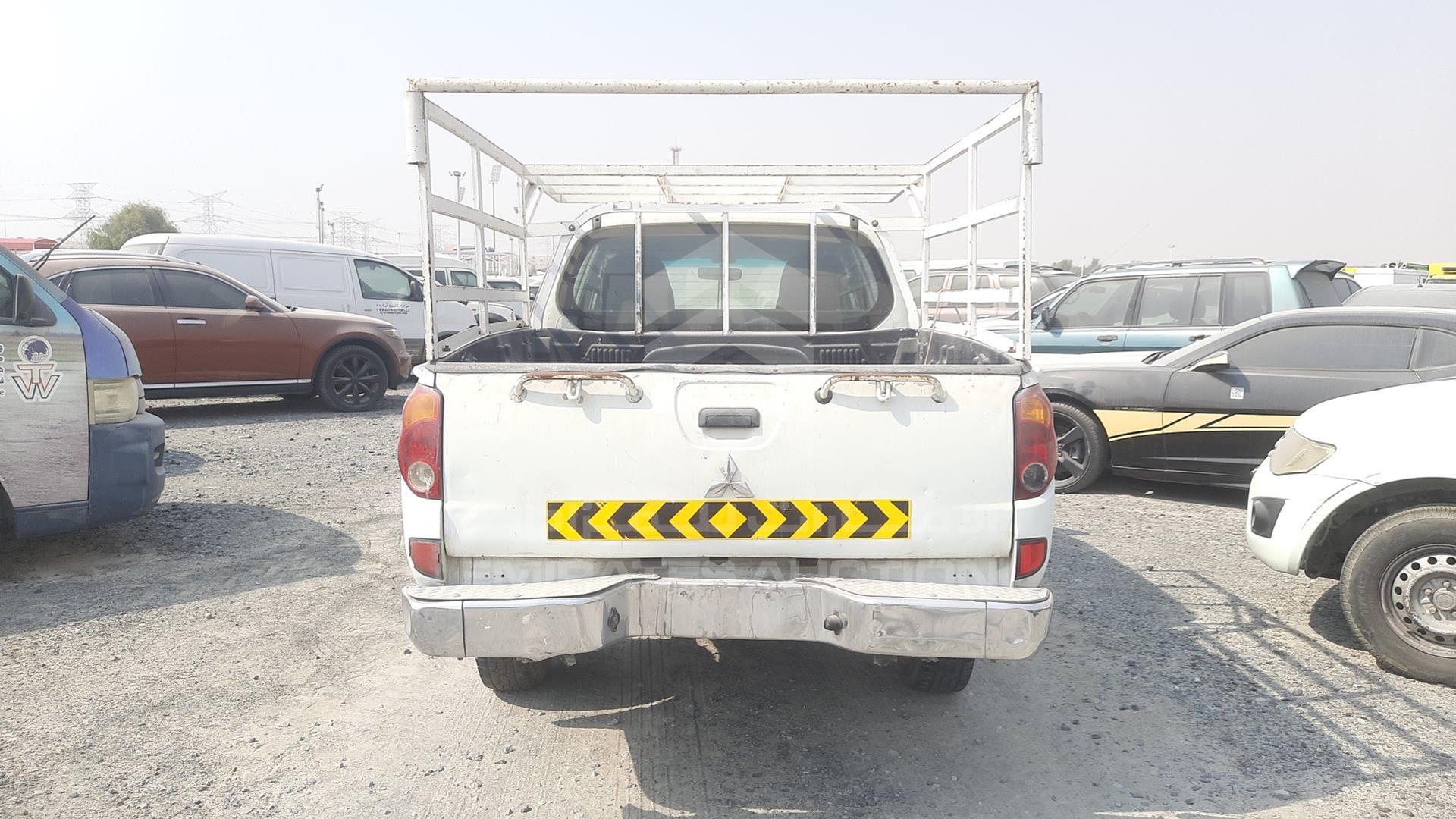 2011 MITSUBISHI PICK UP VIN: MMBJNKB50BD034323