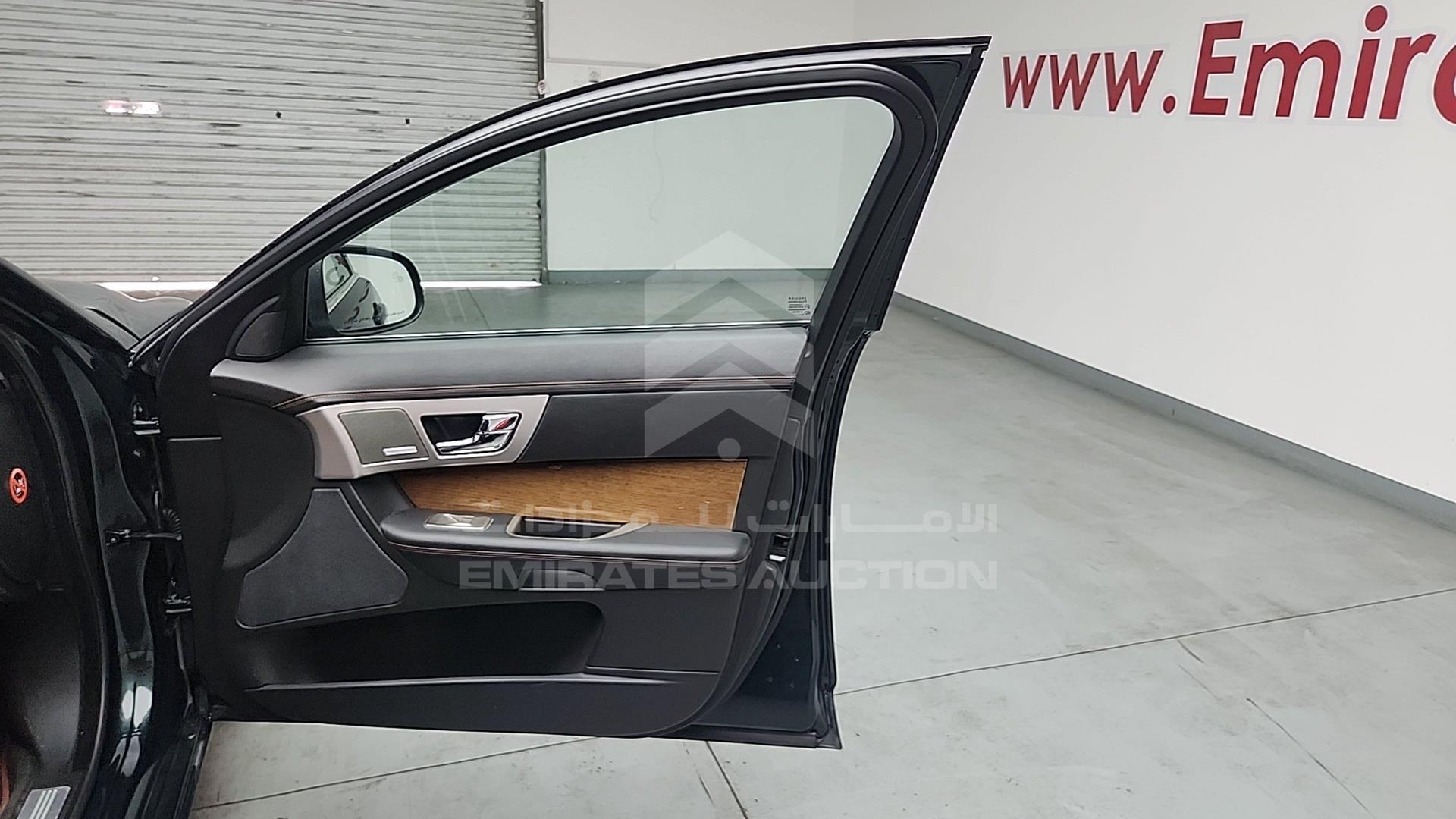2009 JAGUAR XF VIN: SAJAA07GX91R38813