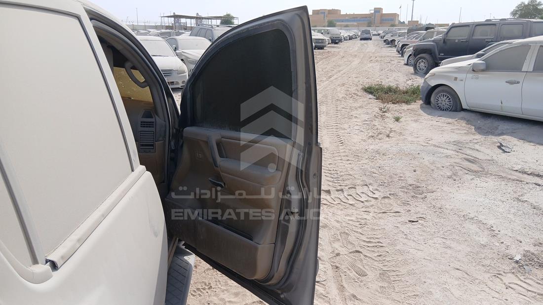 نيسان أرمادا 2006 — الباب الأمامي الأيمن — صورة 25