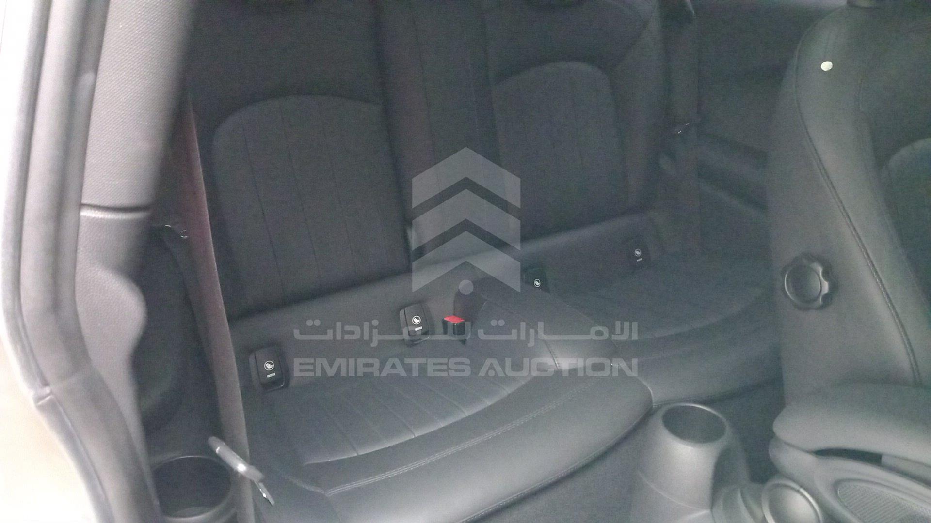 2021 MINI COOPER S VIN: WMWXR5A00M2N03907