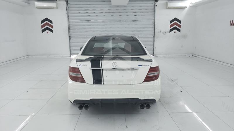 WDDGJ7HB7DG056594 Auction: EmiratesAuction Lot: 428637 WDDGJ7HB7DG056594 Mercedes C 63 AMG 2013 WHITE Photo 9