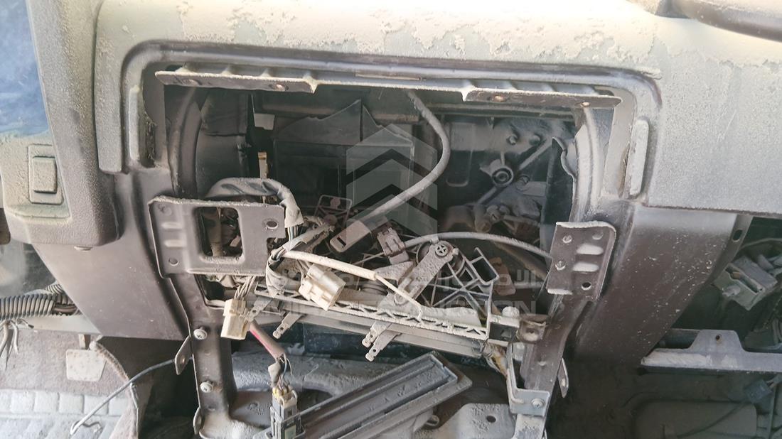 1993 Nissan Patrol — Entertainment Systems & Camera Monitor & Navigation — Photo 16