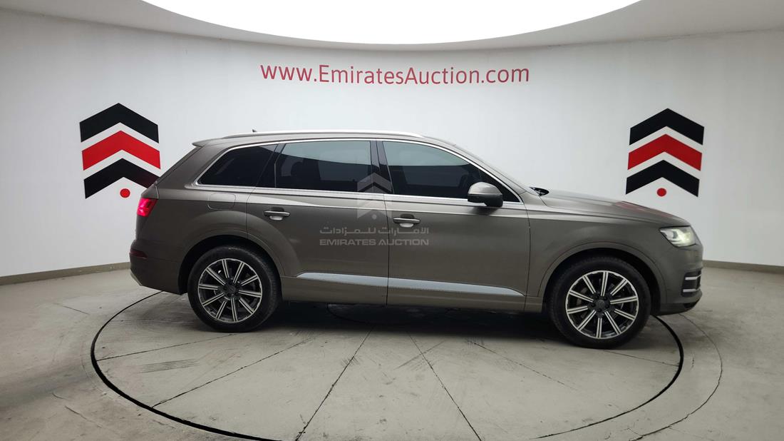2016 Audi Q7 — Right Full View — Photo 39
