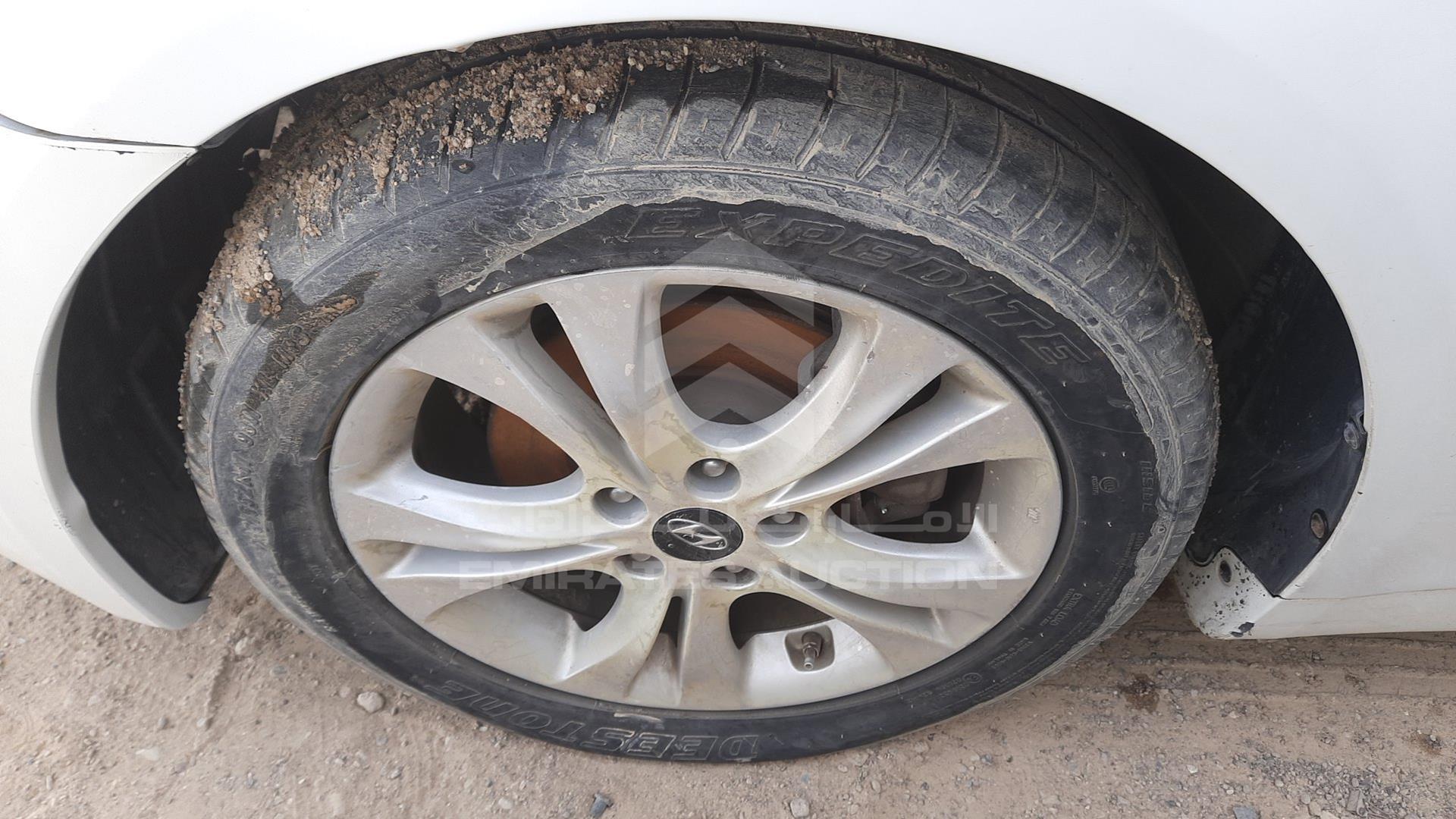 2011 HYUNDAI SONATA VIN: 5NPEC4AC5BH235044