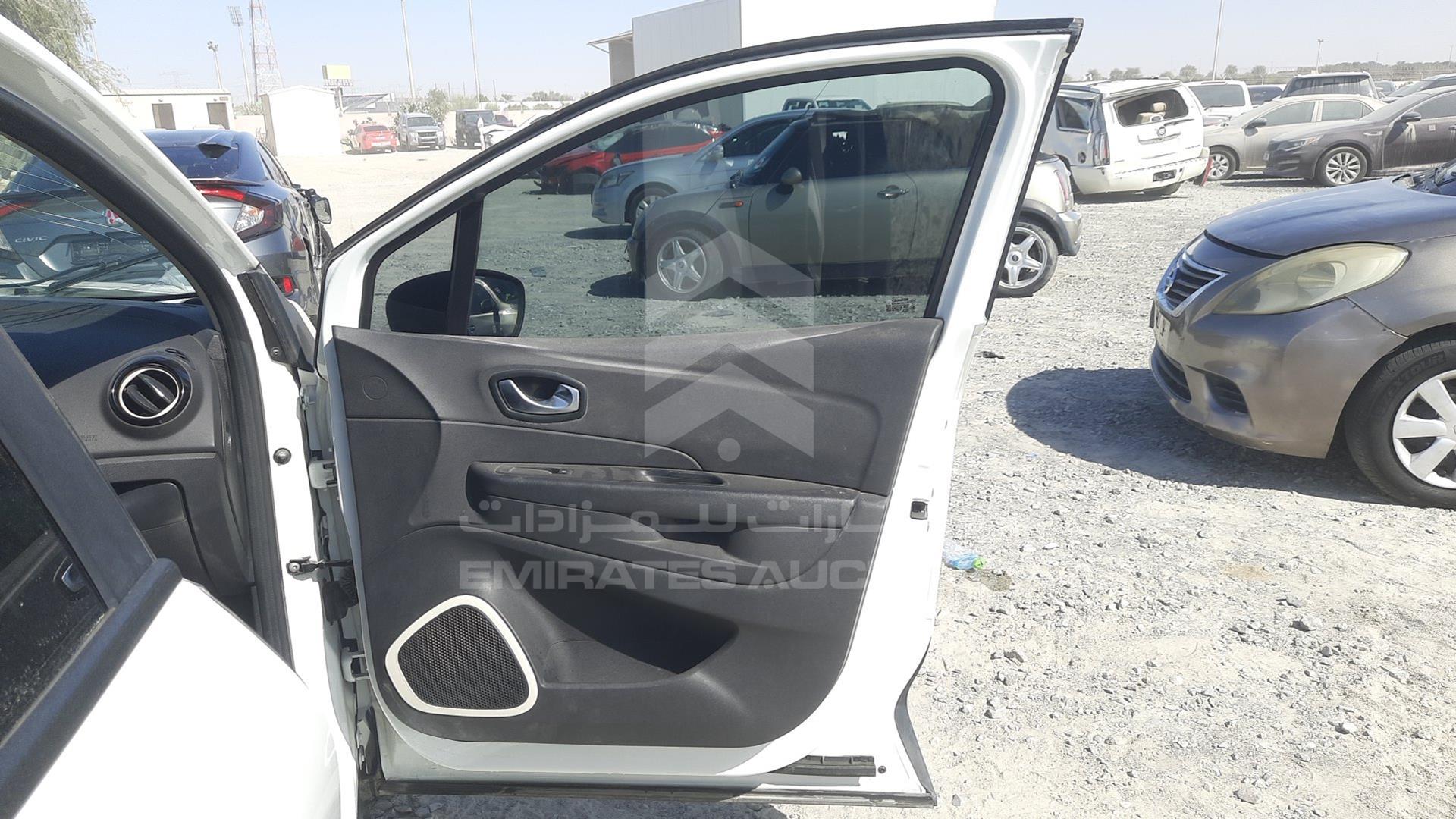 2019 RENAULT CAPTUR VIN: VF12RRJR1KW466020