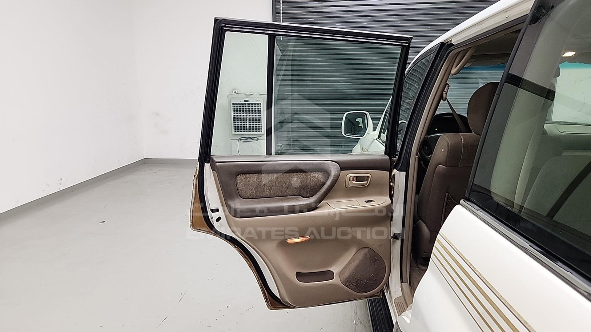 2000 TOYOTA LAND CRUISER VIN: JT3HT05J0Y0081156