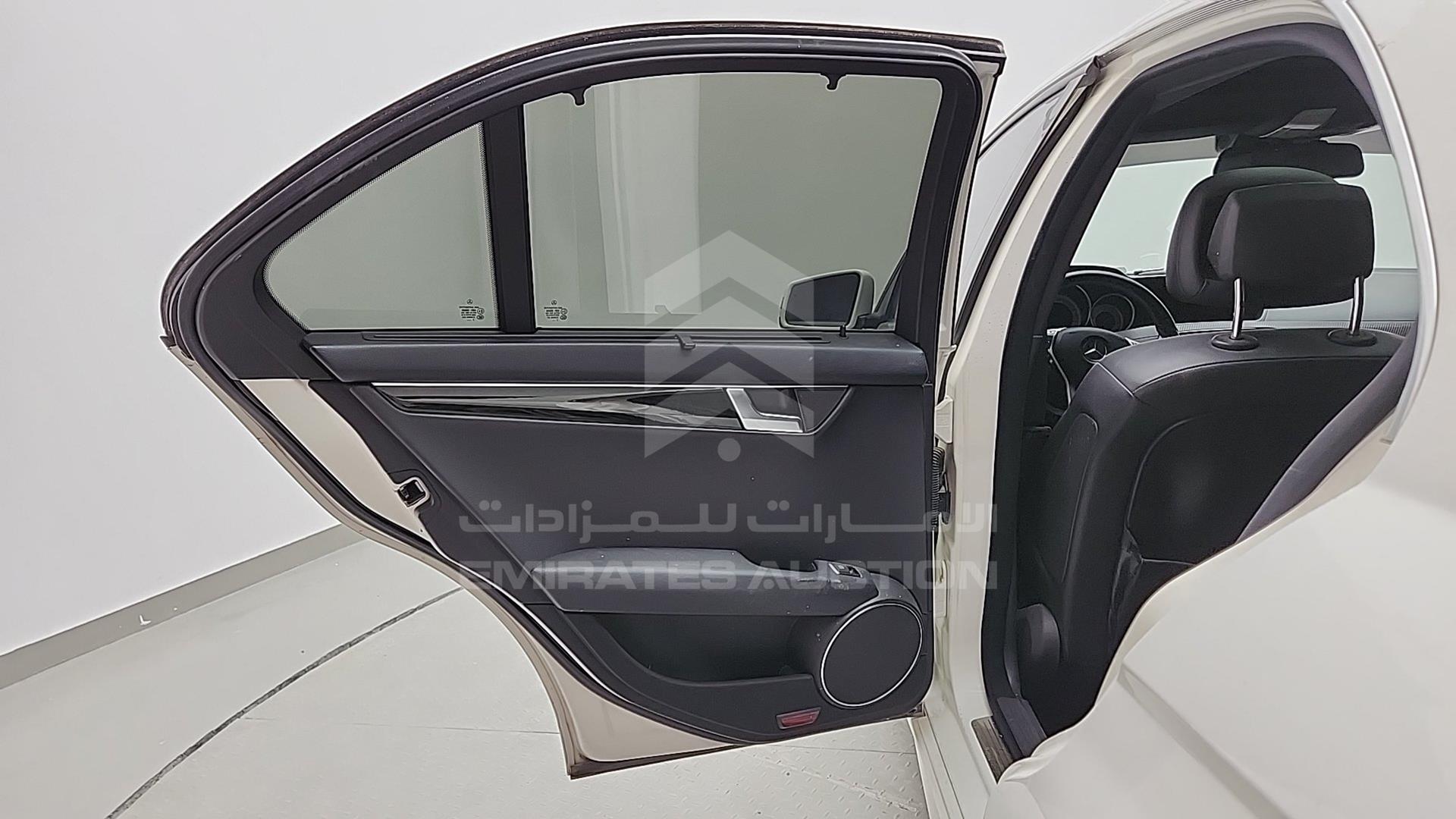 2013 MERCEDES C 200 VIN: WDDGF4JB8DA824113