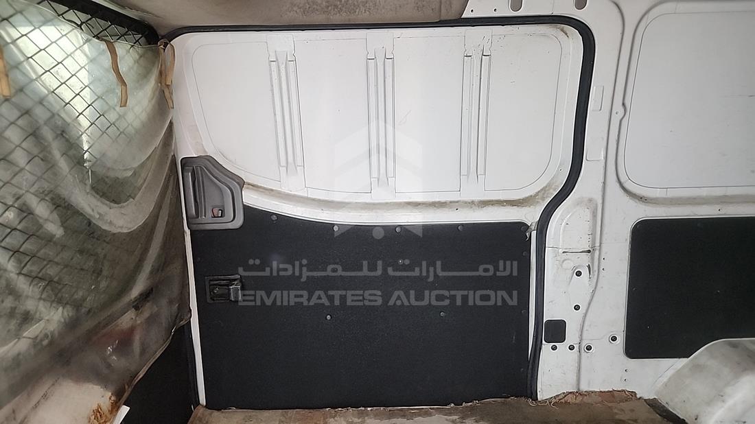 نيسان أورفان 2015 — الباب الخلفي الأيمن — صورة 16