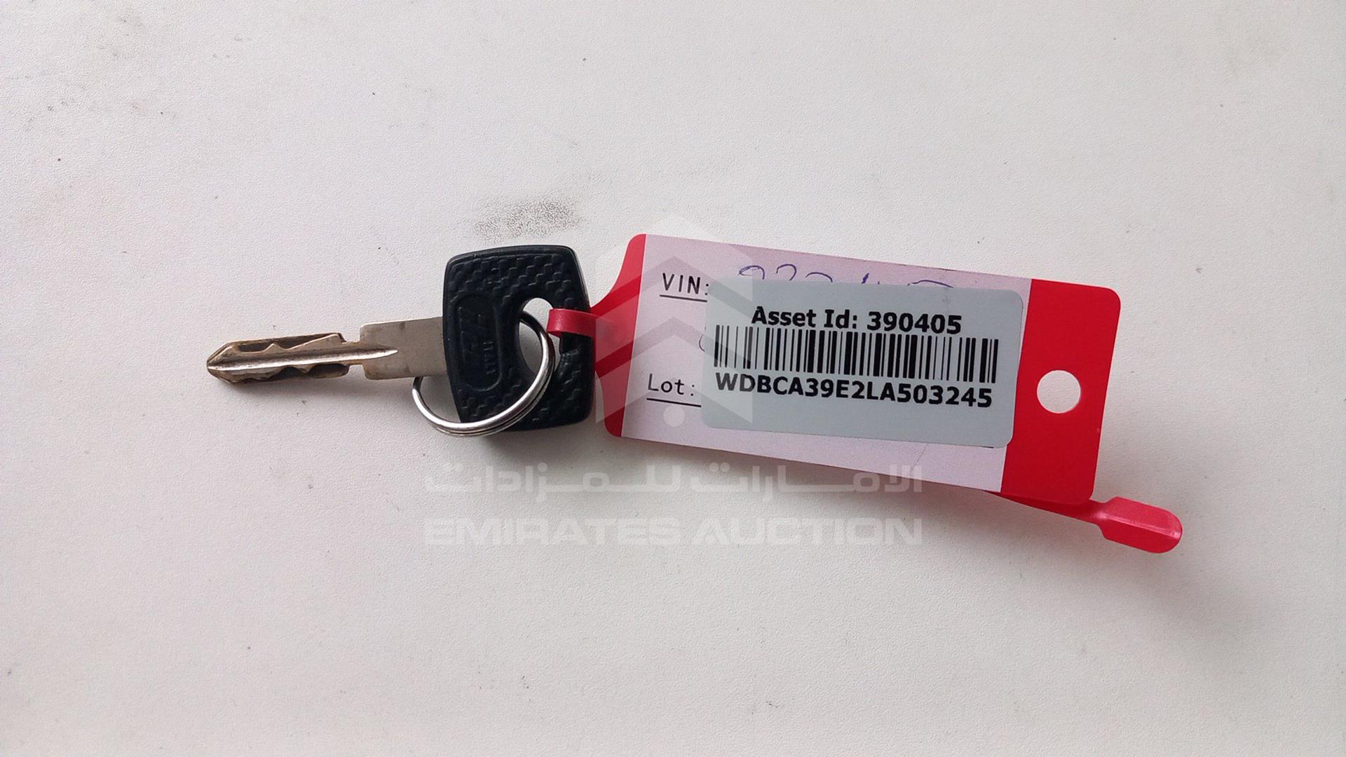 1990 MERCEDES SEL 560 VIN: WDBCA39E2LA503245