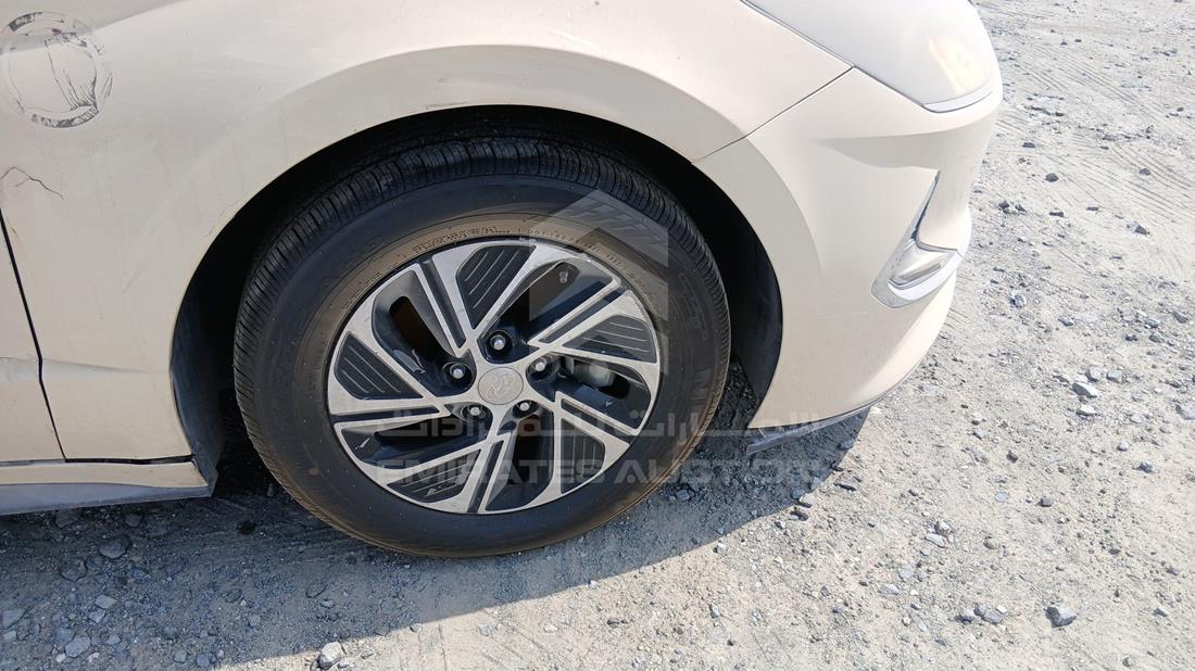 2021 Hyundai Sonata Hybrid — Front Right Tyre — Photo 31