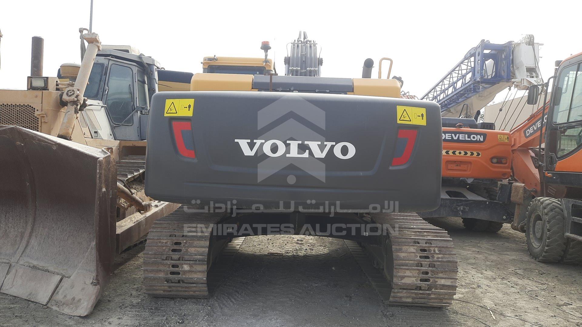 2024 VOLVO EC220DL VIN: VCEC220DE00232955