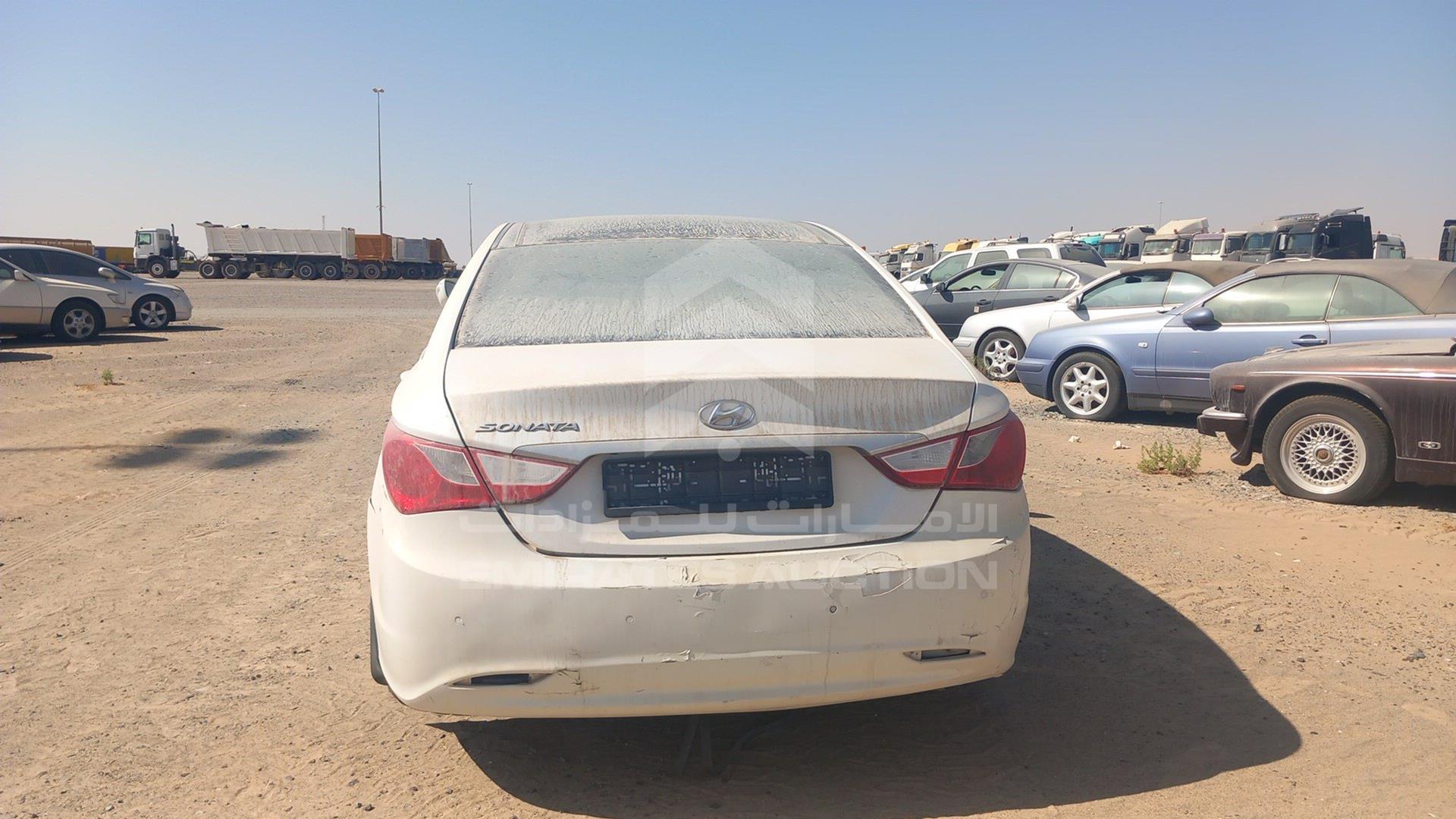 2014 HYUNDAI SONATA VIN: KMHEB41C5EA618234