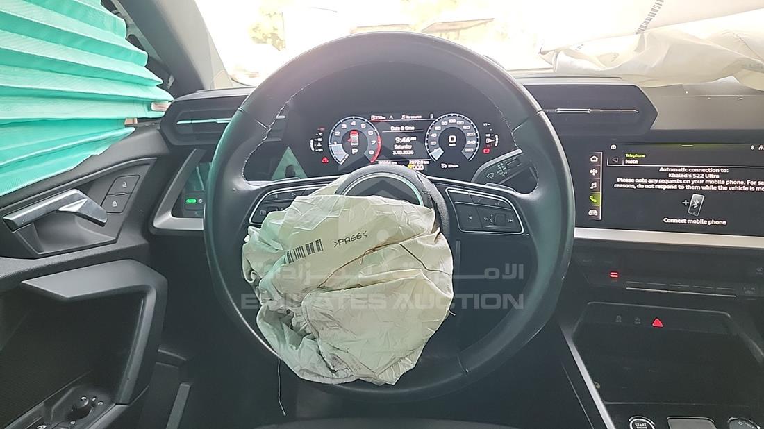 اودي ايه 3 2024 — التحكمات في عجلة القيادة — صورة 13