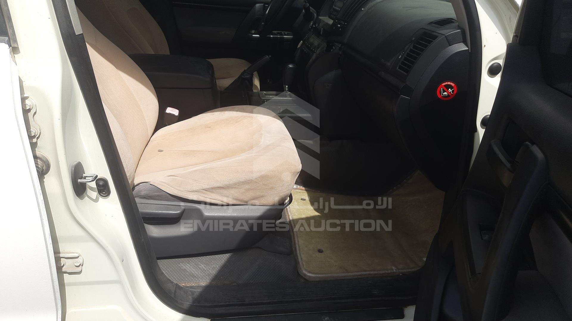 2011 TOYOTA LAND CRUISER VIN: JTMDU09J4B4032012
