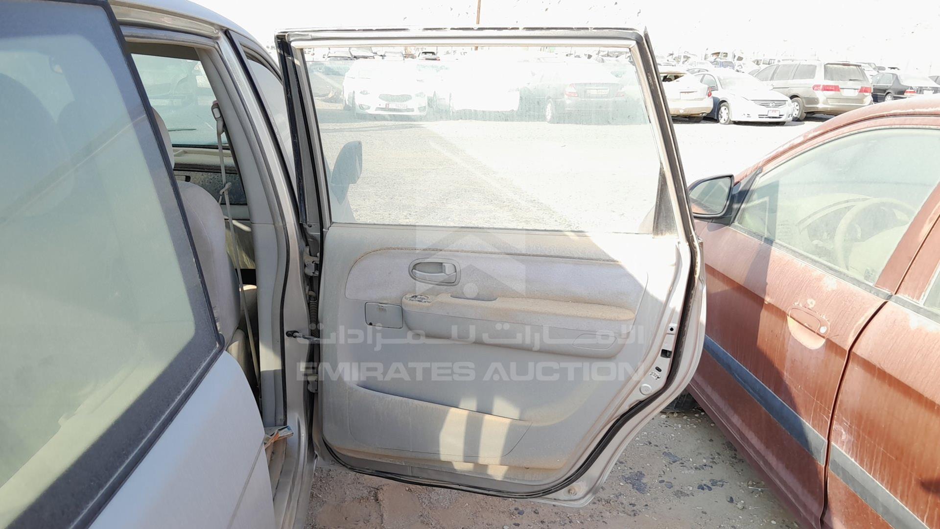 2006 HYUNDAI TRAJET VIN: KMHMG81C56U289569
