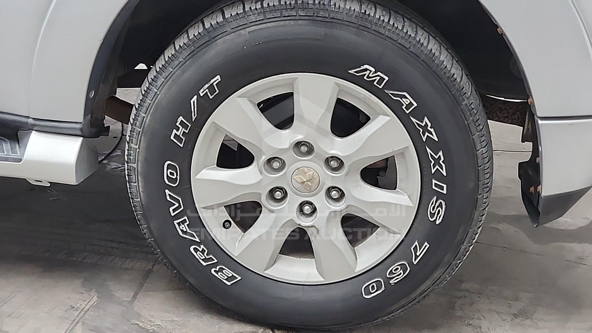 2012 MITSUBISHI PAJERO VIN: JMYLRV95WCJ709340