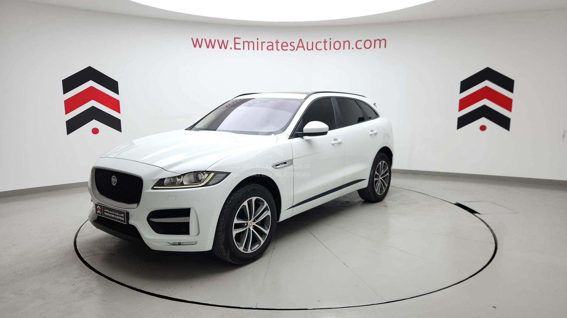 2018 JAGUAR F-PACE VIN: SADCA2BX3JA320008