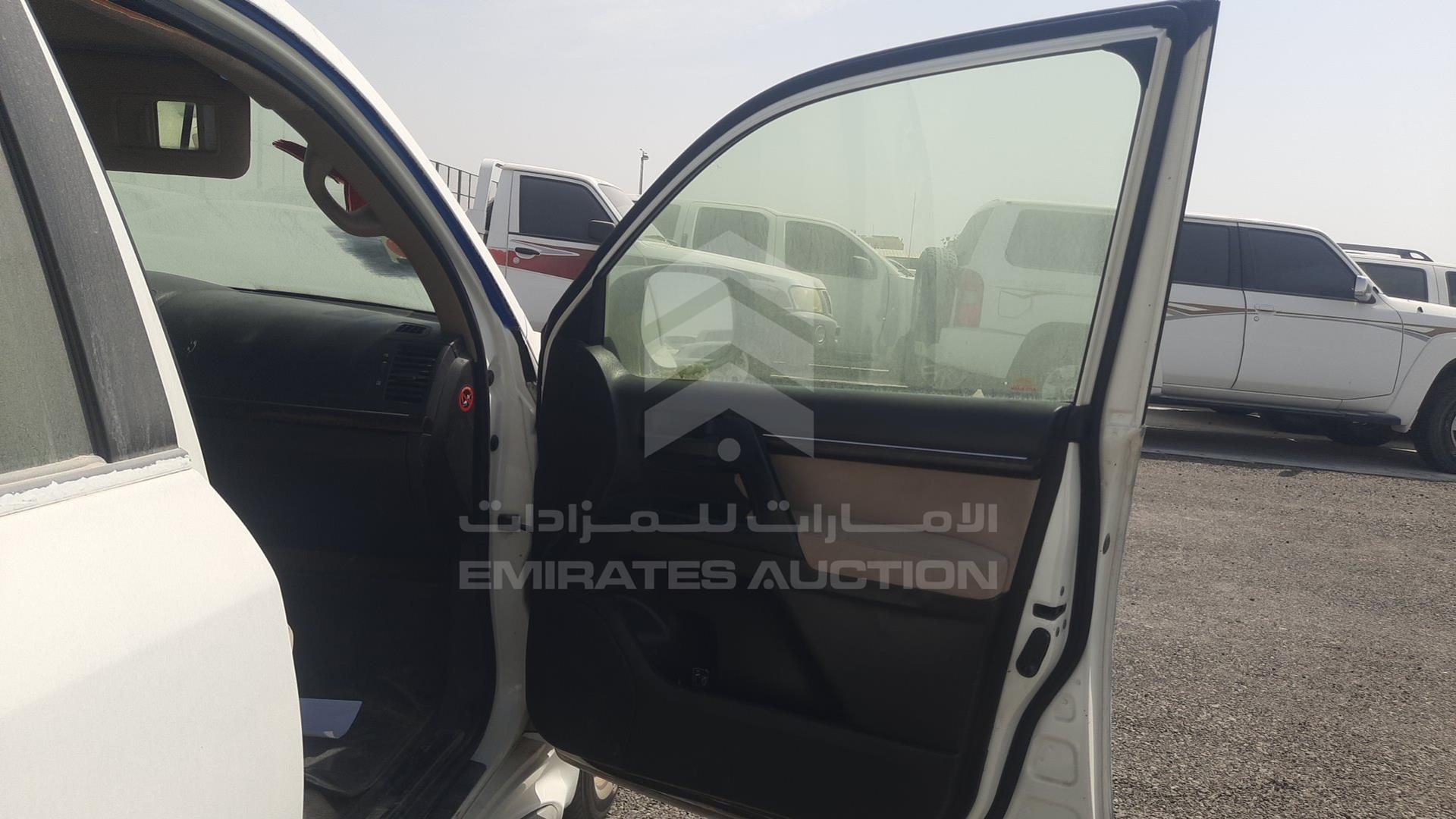 2011 TOYOTA LAND CRUISER VIN: JTMHU09J7B5052802