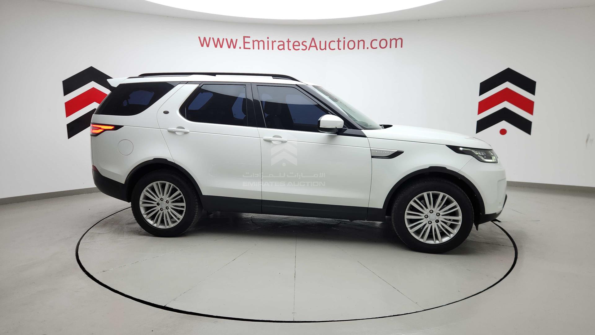 2017 LAND ROVER DISCOVERY VIN: SALRA2BV6HA002276