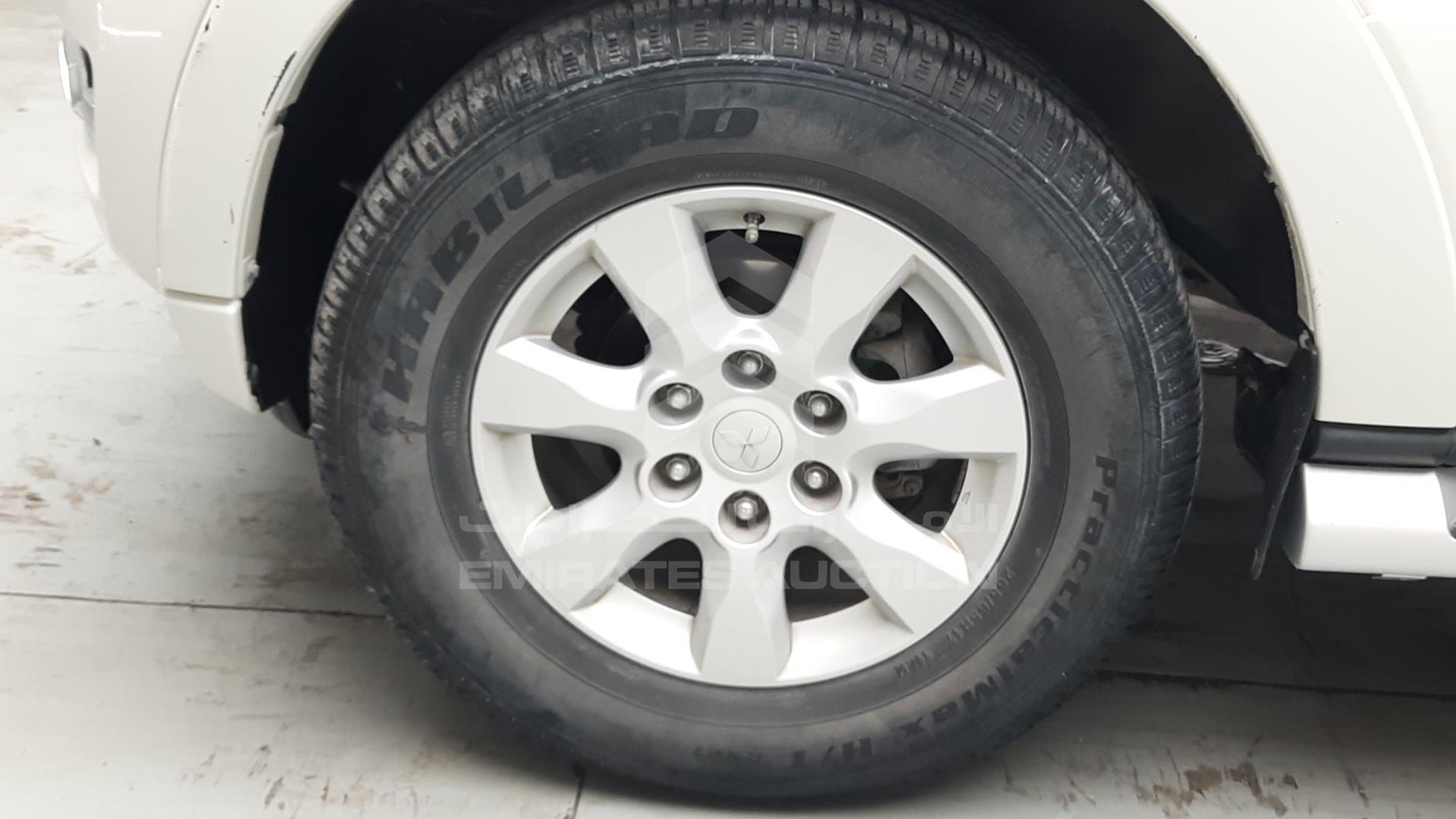 2017 MITSUBISHI PAJERO VIN: JE4MR62N3HJ705986