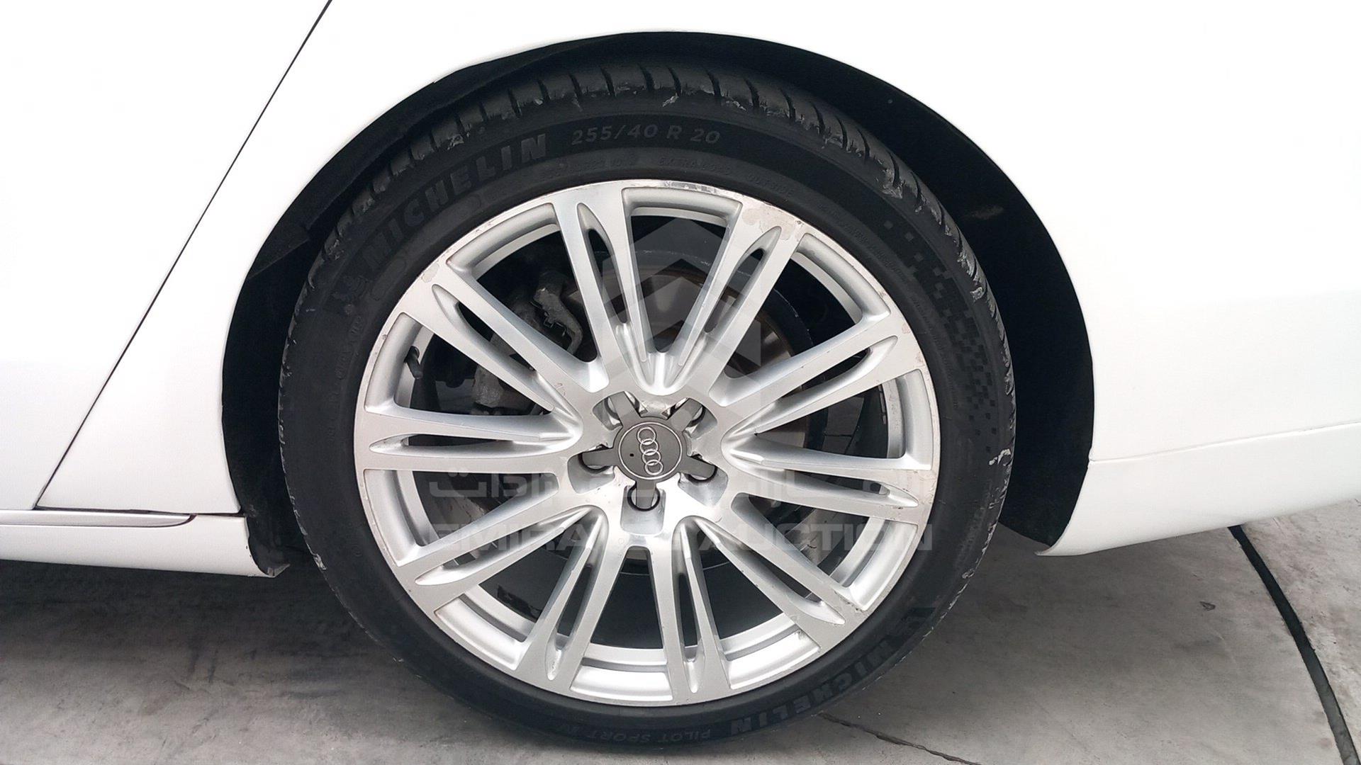 2011 AUDI A8 VIN: WAURGB4H2BN017741