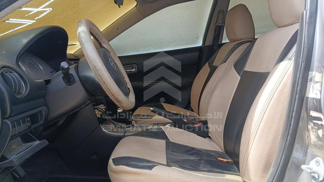 مازدا 6 2004 — زاوية السائق الأمامية اليسرى — صورة 12