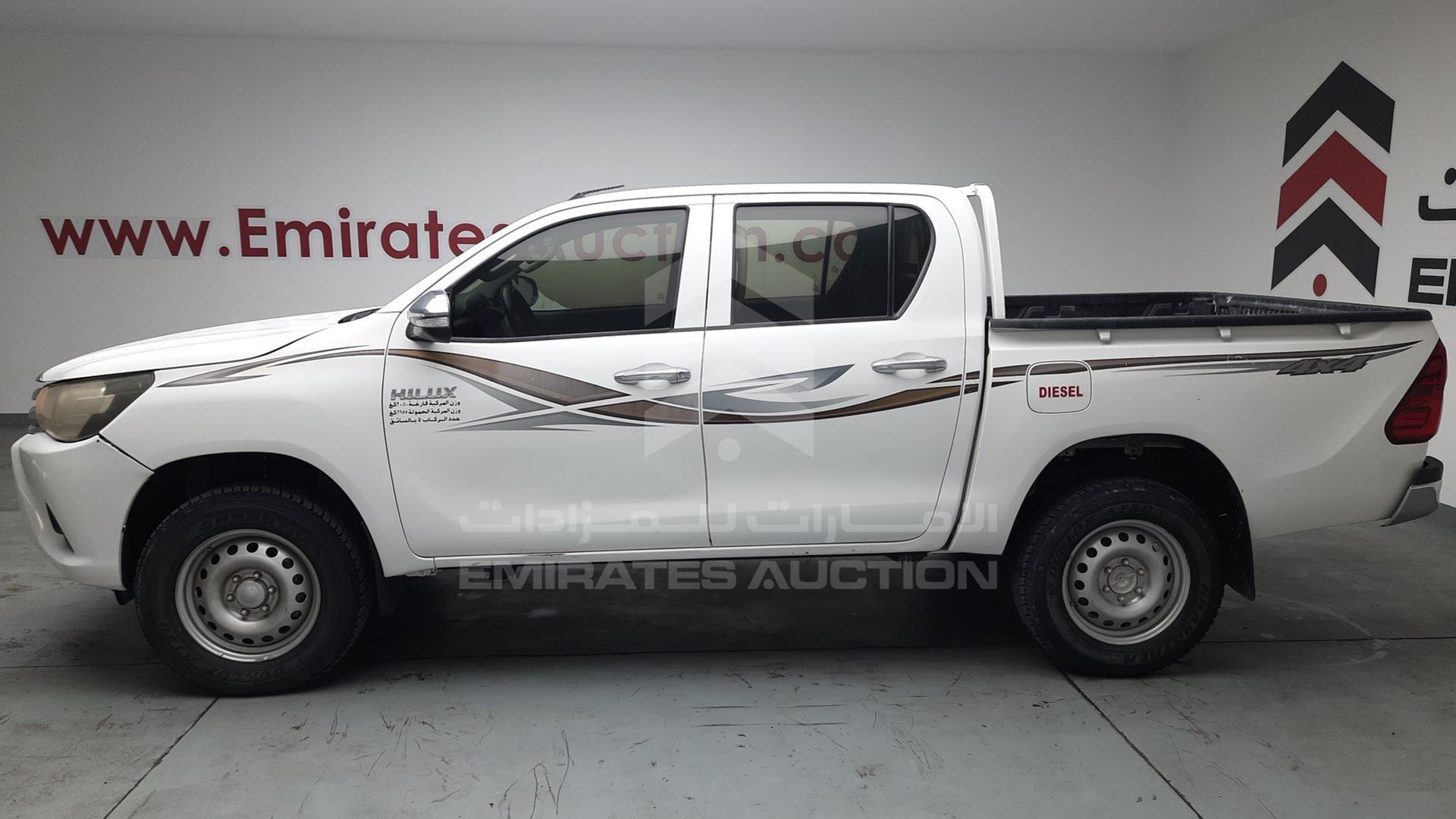 2017 TOYOTA HILUX VIN: MR0DB8CD2H0115737