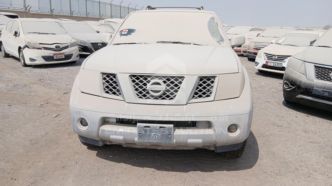 نيسان باث فايندر 2006 — الزاوية الأمامية بالكامل — صورة 1