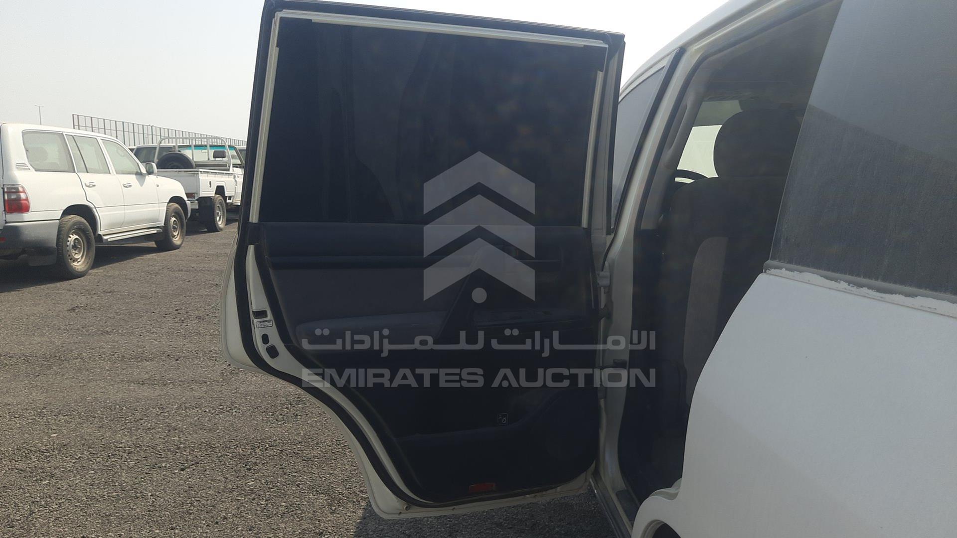 2011 TOYOTA LAND CRUISER VIN: JTMDU09J8B4032305