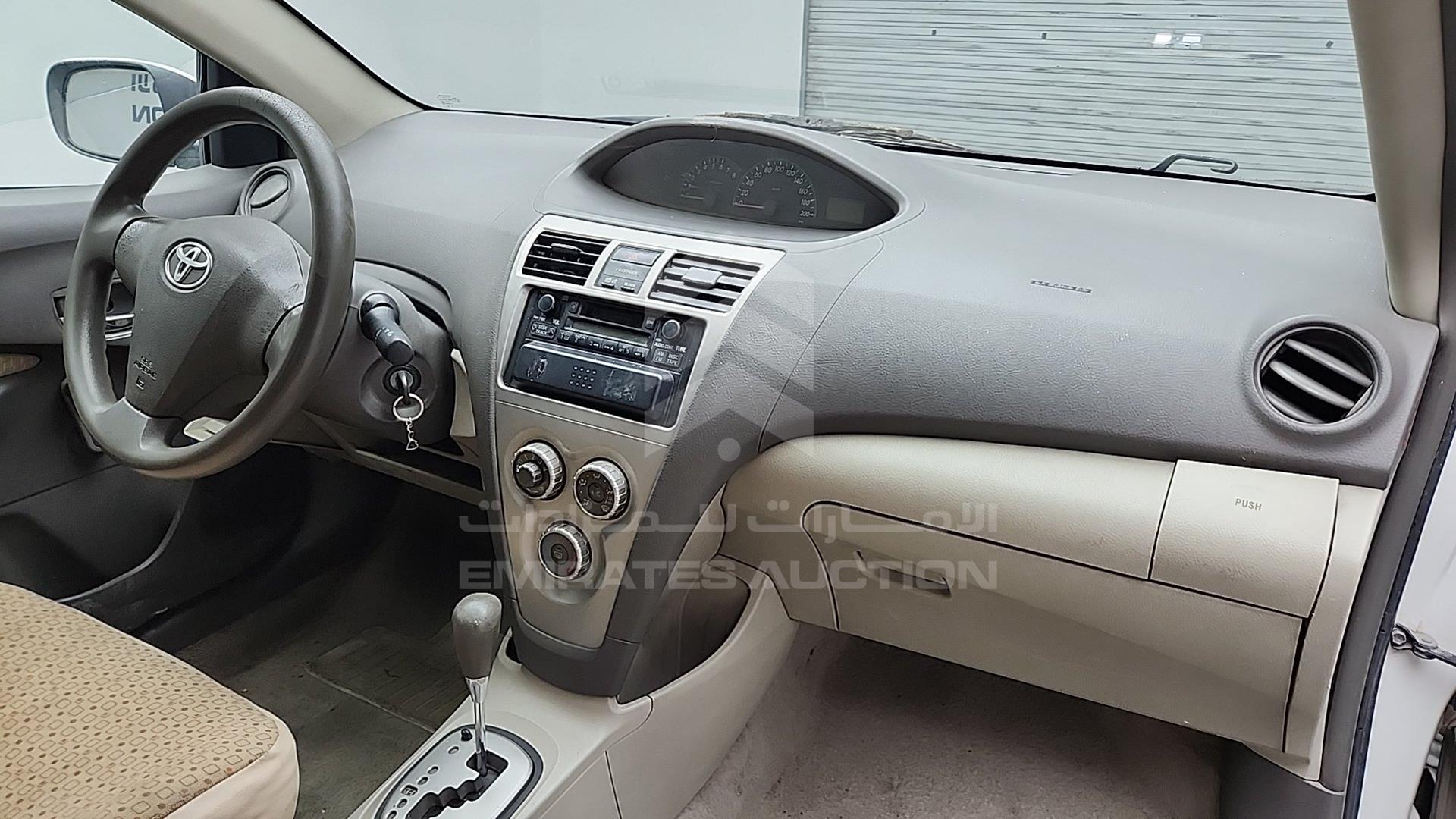 2009 TOYOTA YARIS VIN: JTDBW923194025708