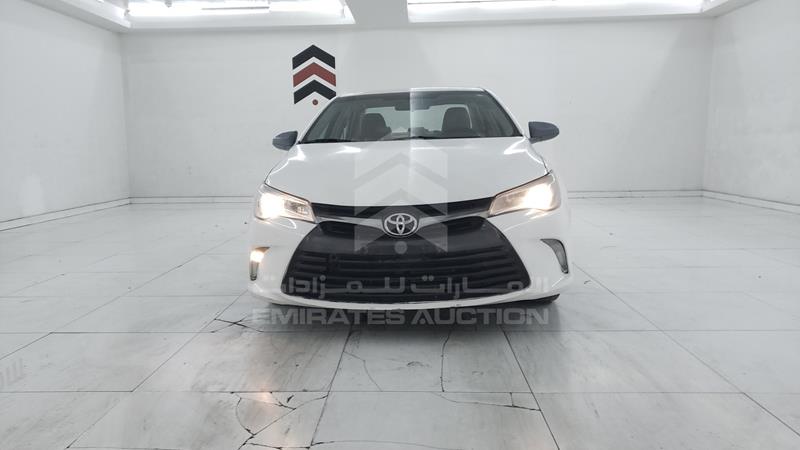 6T1BF9FK6HX692658 Auction: EmiratesAuction Lot: 436635 6T1BF9FK6HX692658 Toyota Camry 2017 WHITE Photo 1